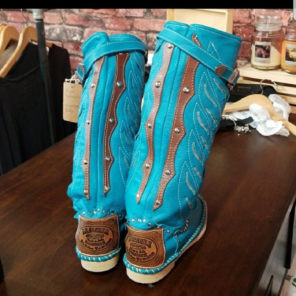 Hector Riccione boots